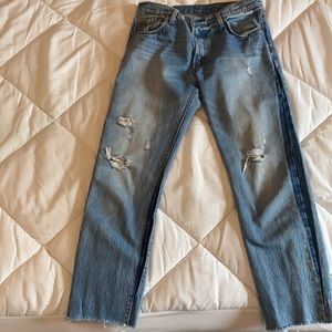 Women distressed Levi Jeans 29x28